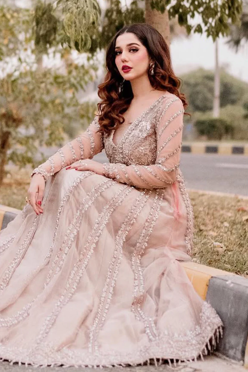 PALATIAL - Sania Hasan